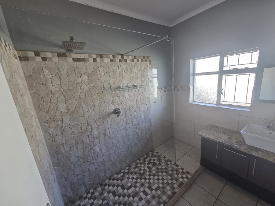 To Let 1 Bedroom Property for Rent in South End Eastern Cape